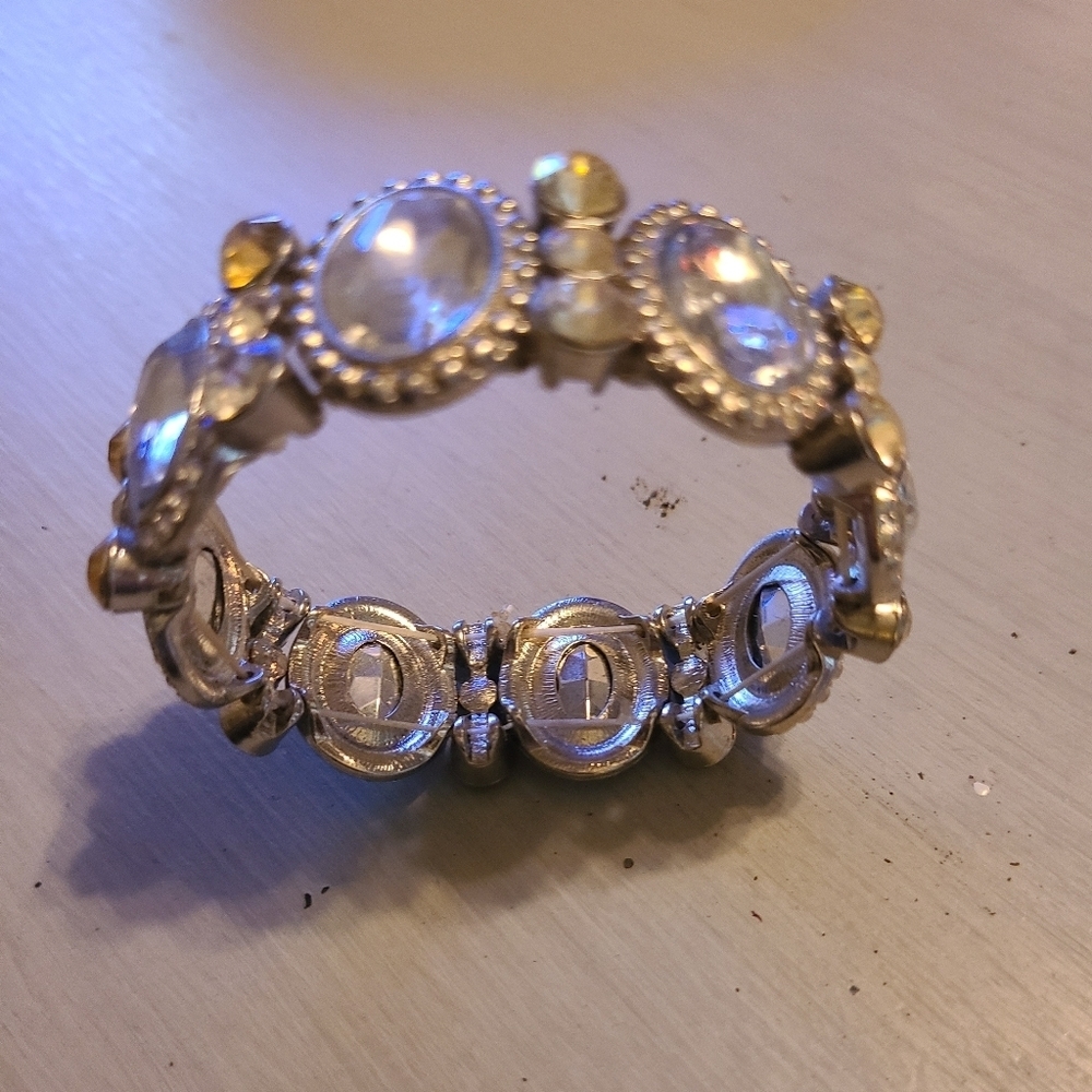 Cute silver and crystal bracelet - Picture 3 of 6